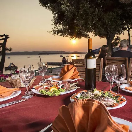 Pine And Lavander Campsite *